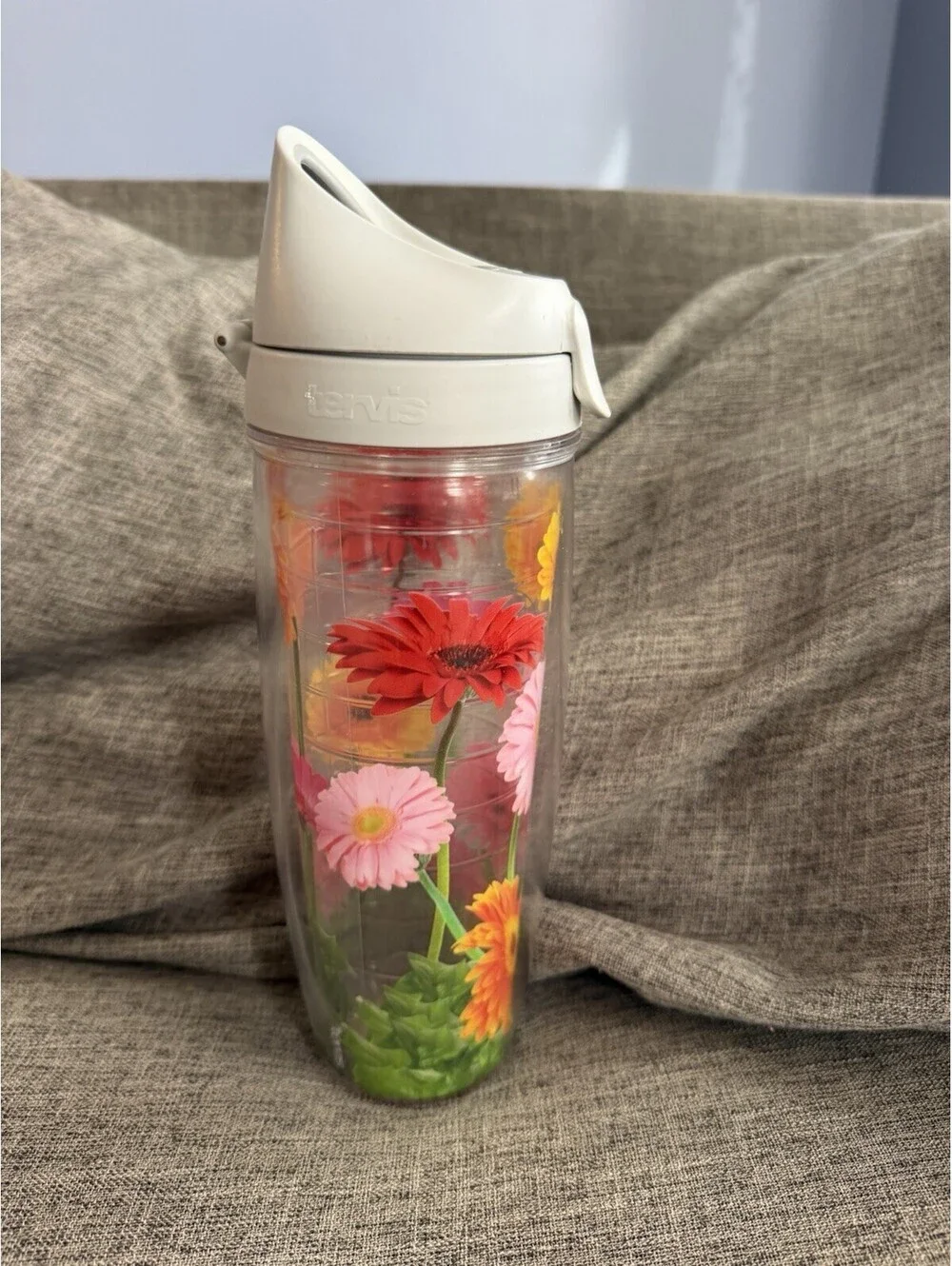 Tervis Gerbera Daisies Water Bottle 24oz Pink Red Floral Flip Top Lid